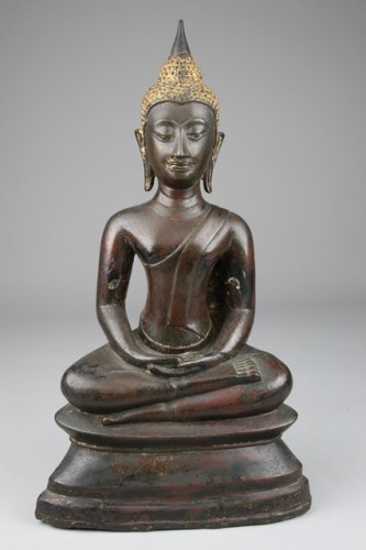 Plastiek van zittende Boeddha